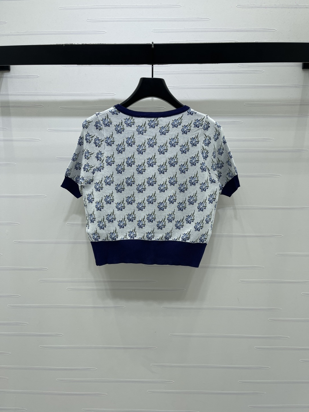 Women's short sleeves
